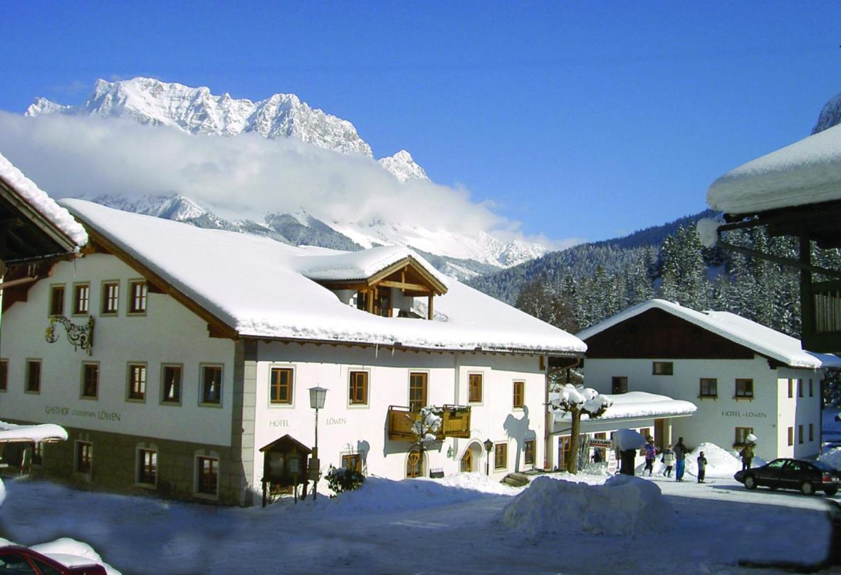Hotel Zum Goldenen Loewen Biberwier Bagian luar foto