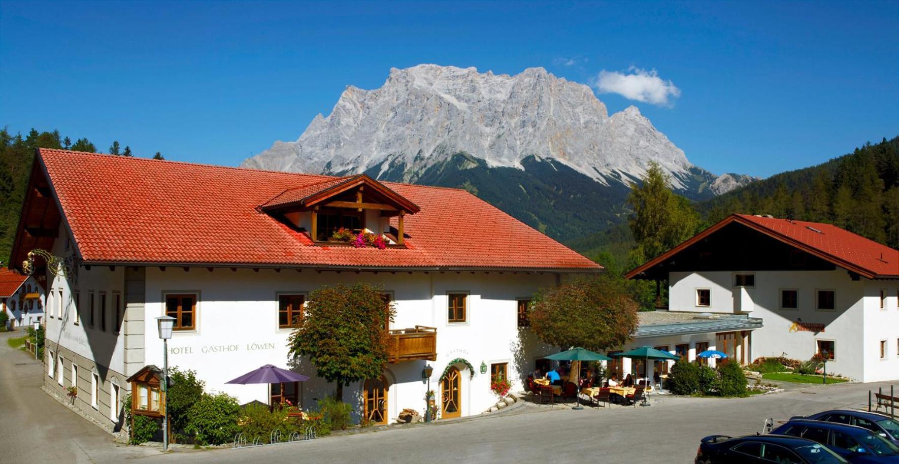 Hotel Zum Goldenen Loewen Biberwier Bagian luar foto